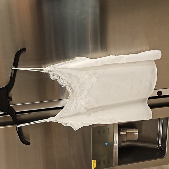 💕LUSH💕 Lace Trim V-Neck Camisole ~ White Ivory L NWT - Picture 5 of 9